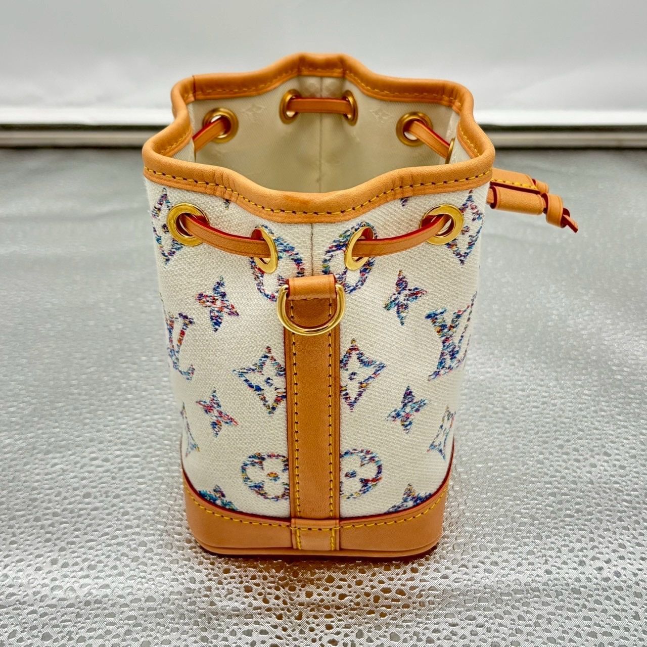 LOUIS VUITTON ナノノエ2way ハンドバッグ ホワイト ゴールド