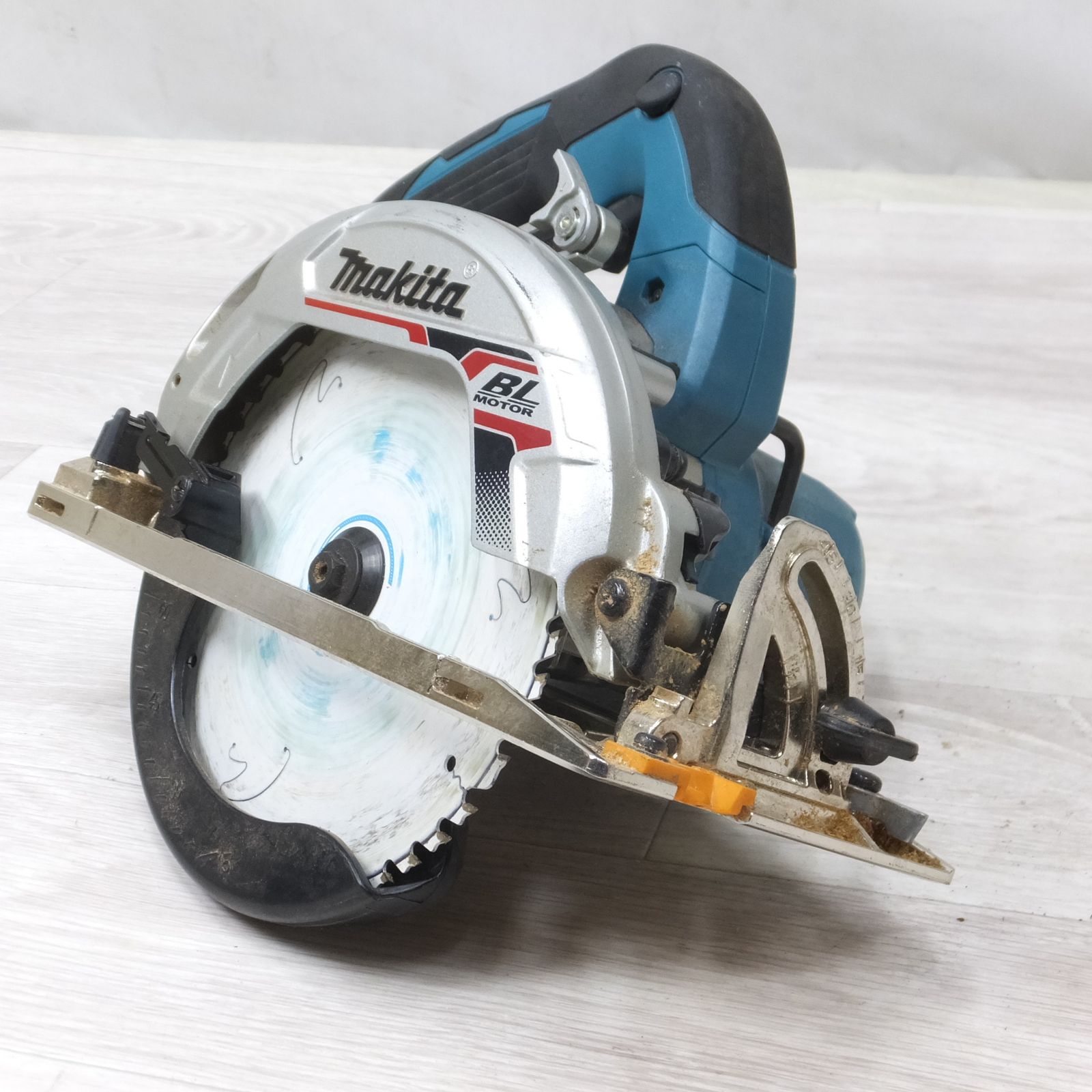 送料無料] ◇マキタ 165mm 充電式 マルノコ HS631D 本体のみ 18V 丸 