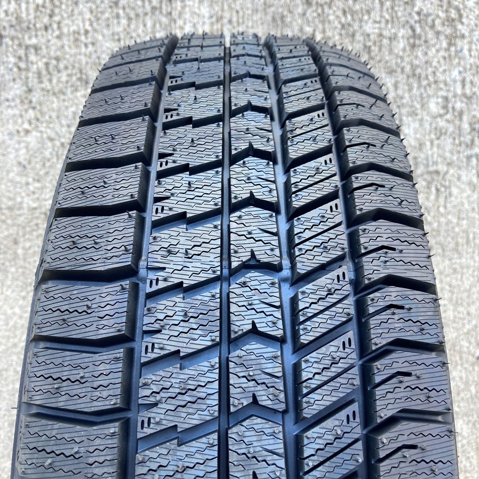 195/65R15 スタッドレス 4本セット 新品 グッドイヤー アイスナビ8 