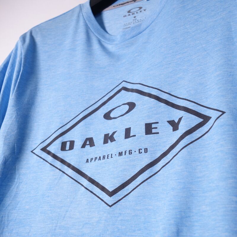 お買い得』 希少 USA製 OAKLEY mad science Tee センターロゴ