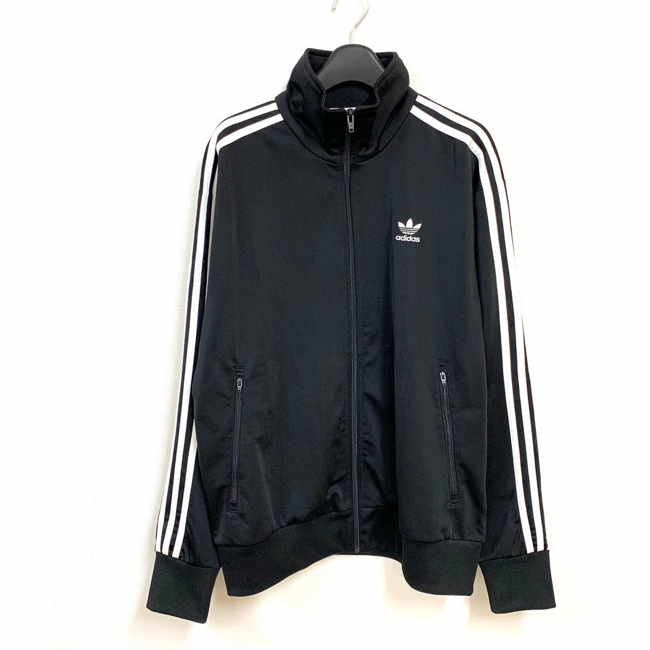 kuwaM2001 様　　adidas ブラック トラックジャケット kuwaM2001 様 adidas ブラック トラックジャケット - メルカリ