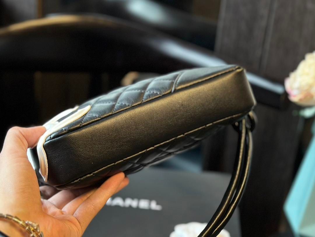 CHANELシャネルのブラック＆ホワイトの配色ショルダーバッグ女性用｜ ｜