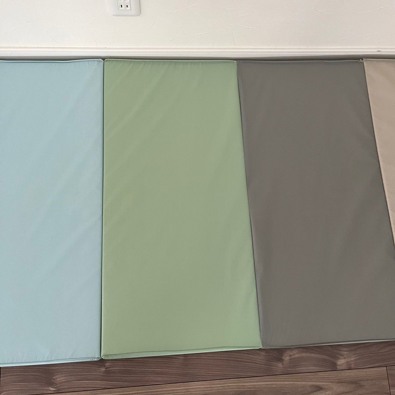 IKEA 折りたたみ式　ジムマットPLUFSIG ペルフスィッグ（4枚） 楽天市場】イケア ペルフスィッグ 折りたたみ式ジムマット