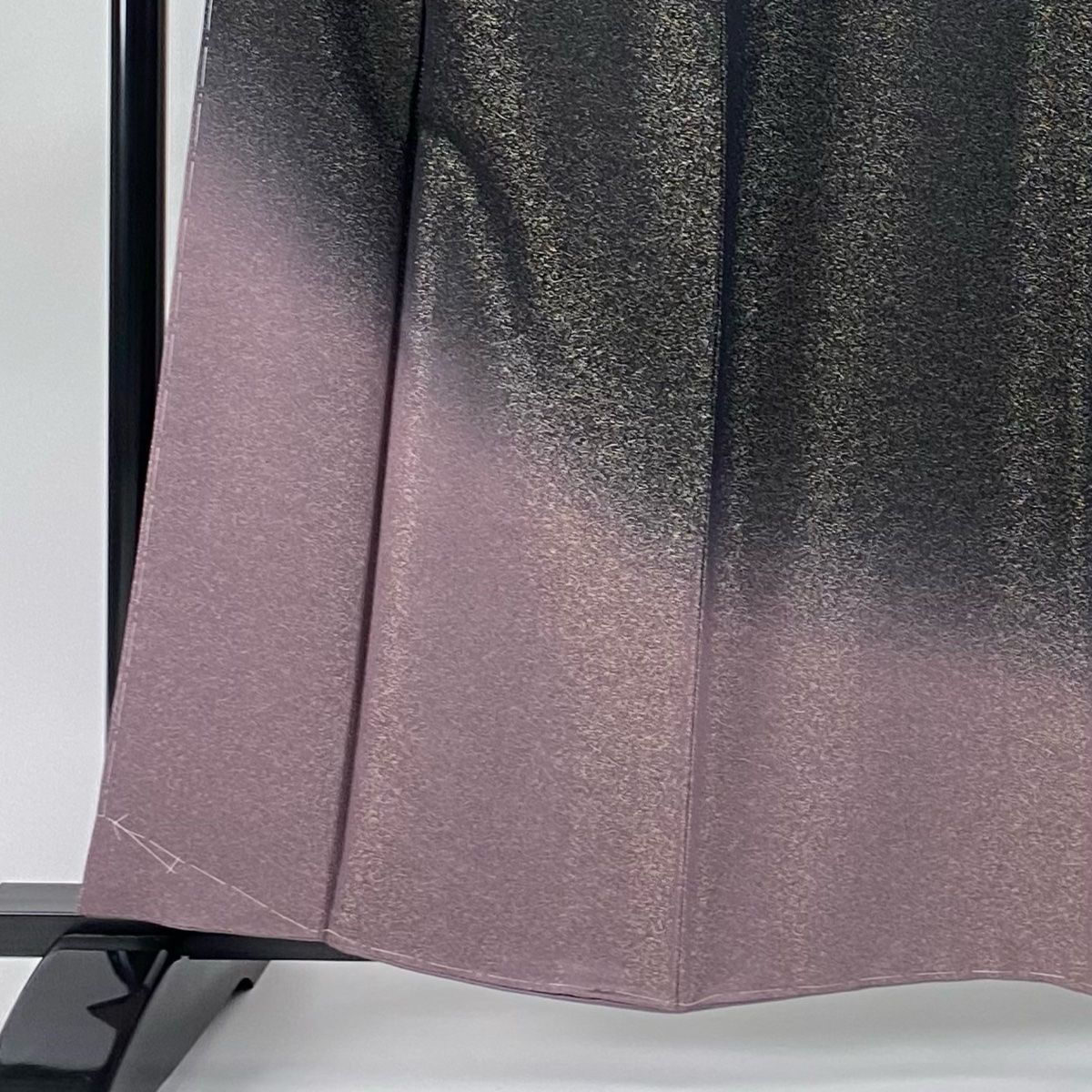 付下げ 身丈161.5cm 裄丈63cm S 袷 久保田一竹工房 落款 葉と実 裾ぼかし柄 金通し ぼかし 黒 正絹