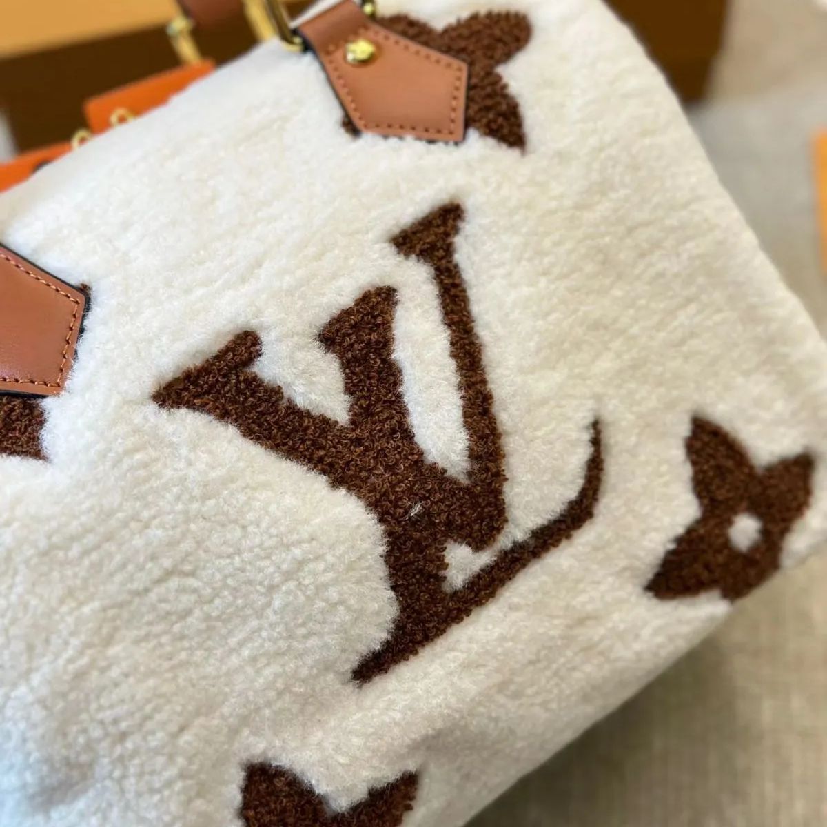 LOUIS VUITTON ショルダーバッグ ブラック