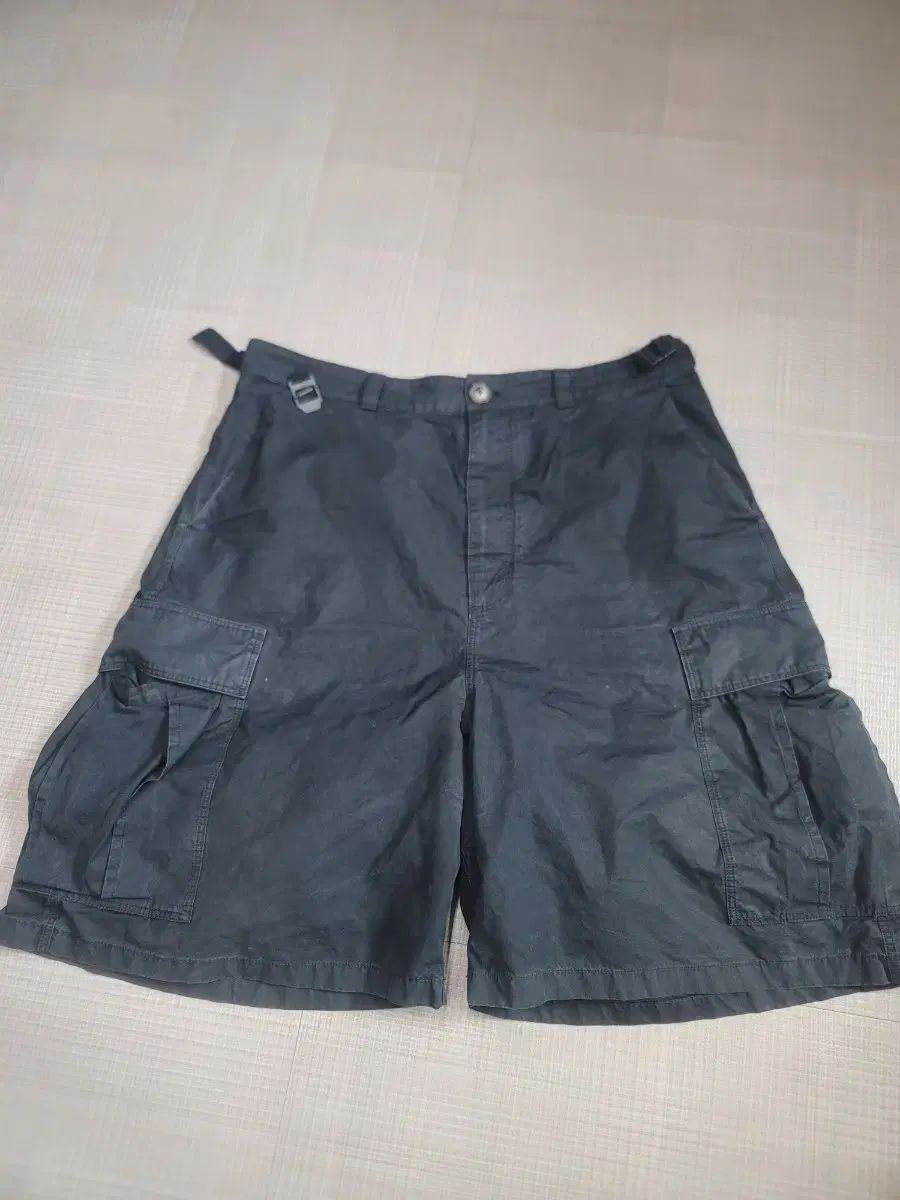 BALENCIAGA バレンシアガ 黒 ショートパンツ