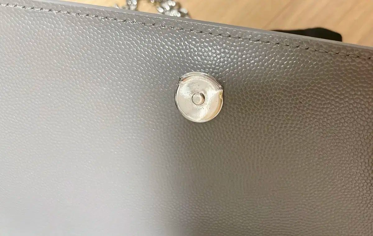 正規品 Saint Laurent(サンローラン) ケイトバッグ Sサイズ (グレー&シルバー)