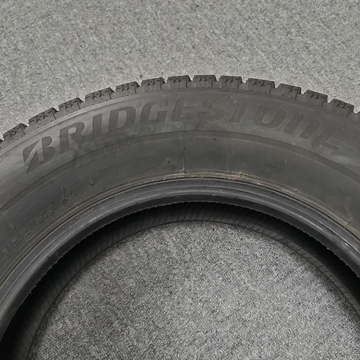 0T25083 _スタッドレスタイヤ BRIDGESTONE ブリヂストン BLIZZAK VRX2 175 70R14 4本セット
