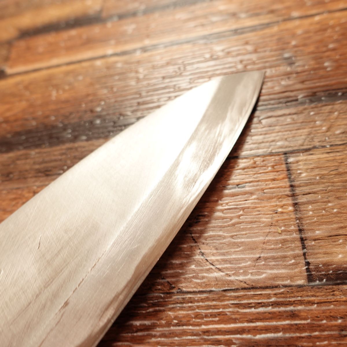 出刃包丁 6寸(刃渡り180mm)鏡面仕上げ 本刃付け 八角柄 和包丁 出刃包丁 6寸(刃渡り180mm)鏡面仕上げ 本刃付け 八角柄 和包丁