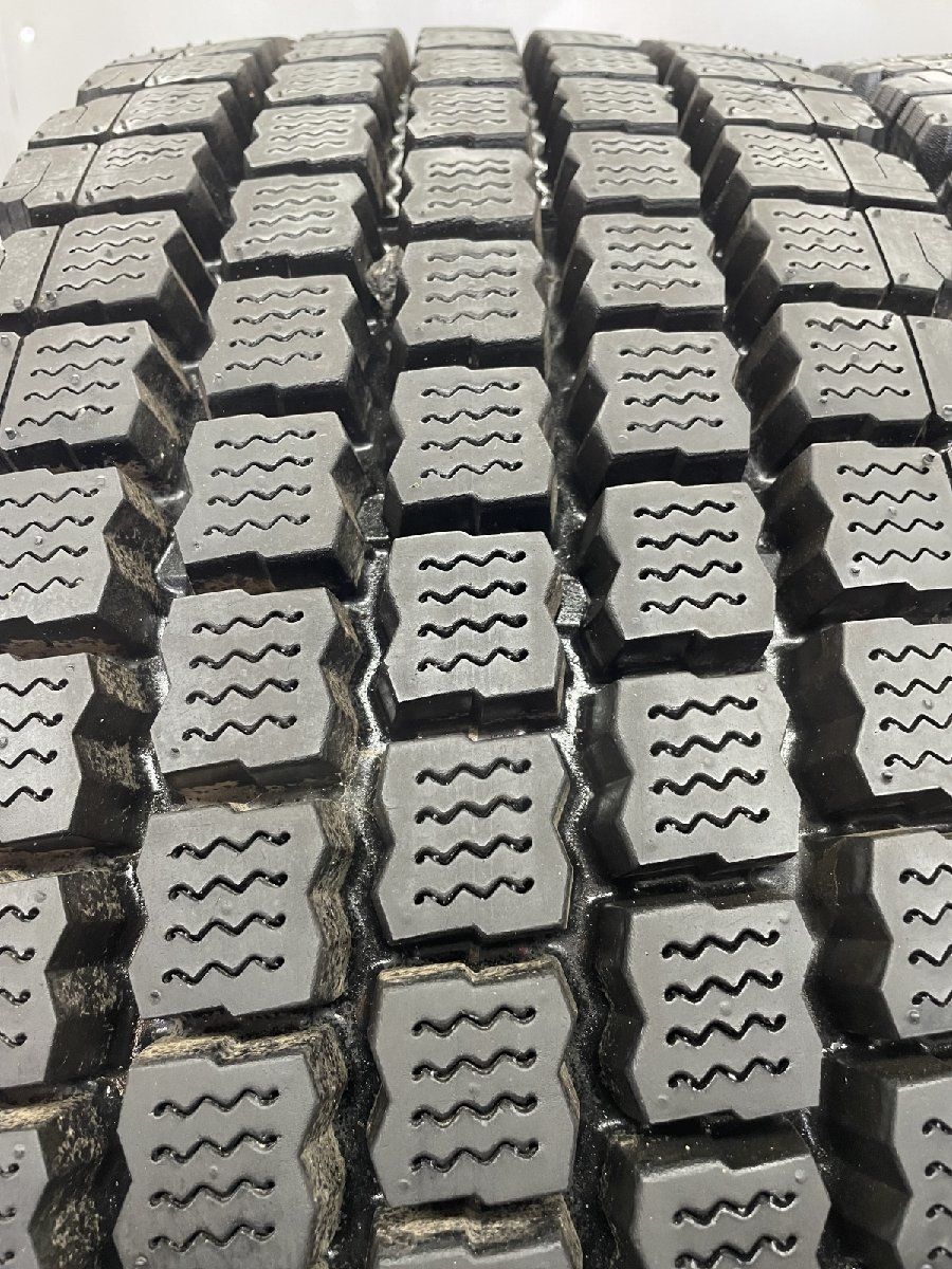 未走行に近い BS W910 265|70R19.5 140|138J 19.5インチ トラックタイヤ スタッドレス 2本 地山 深溝 低床 大型 耐摩耗モデル STT015