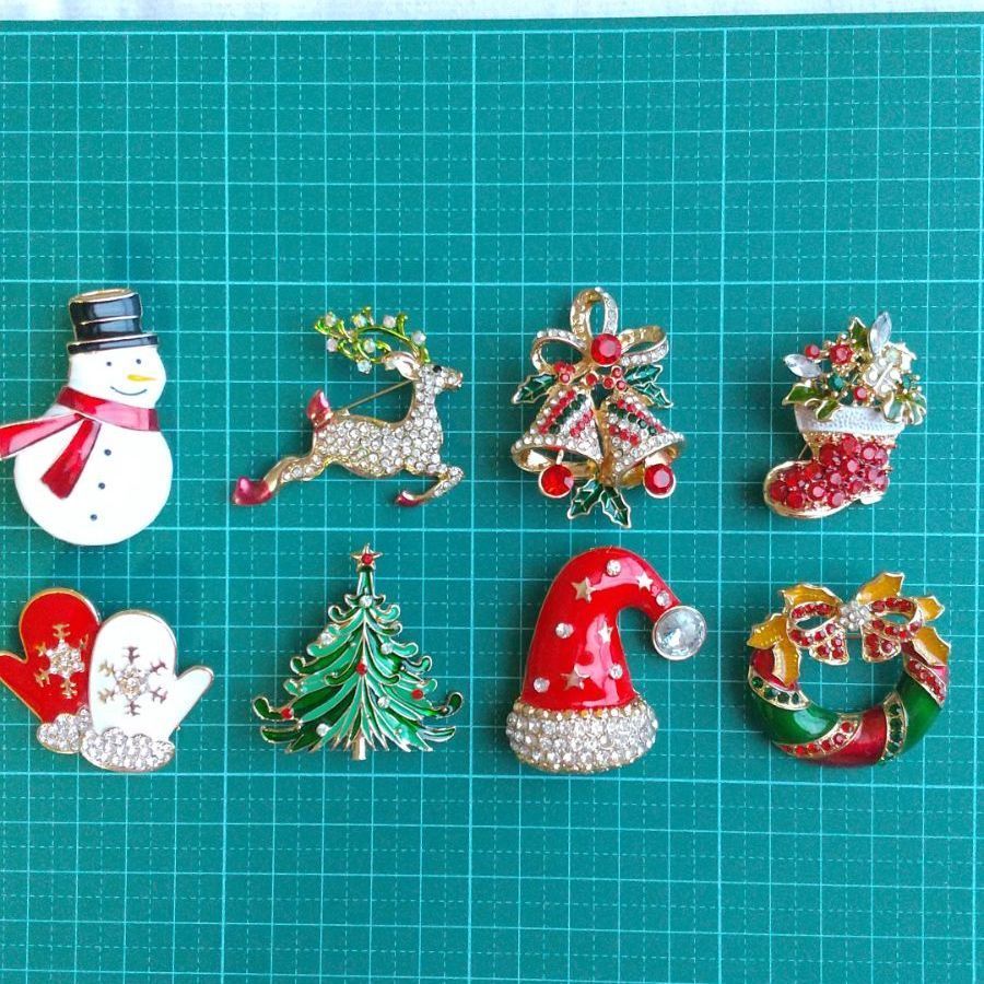 新品クリスマスブローチ 8個セット - メルカリ