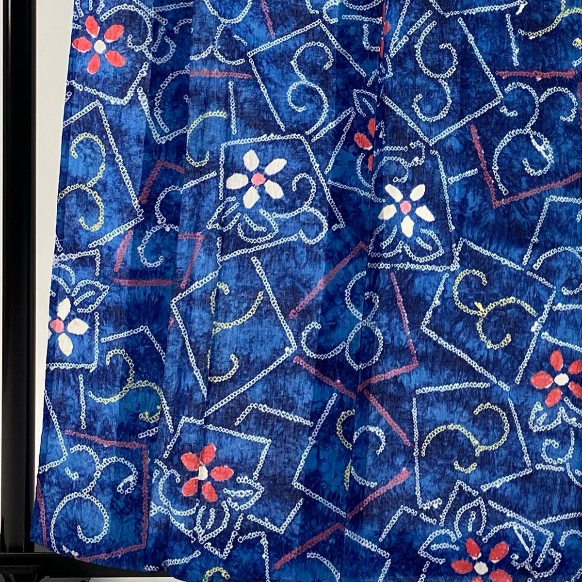 浴衣 身丈161.5cm 裄丈63cm S 絞り浴衣絞り浴衣 花唐草 青 綿 名品  