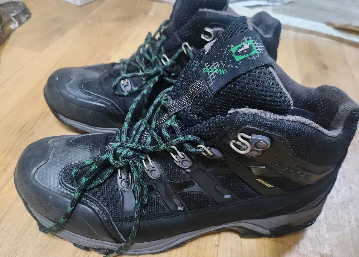 BLACK YAK ブラックヤク GORE-TEX ゴアテックス 登山靴 黒 275 サイズ