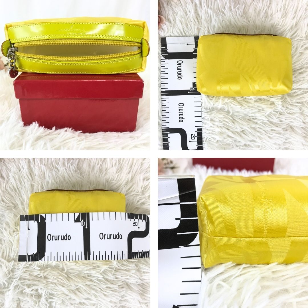 新品未使用】Salvatore Ferragamo サルヴァトーレフェラガモ ポーチ