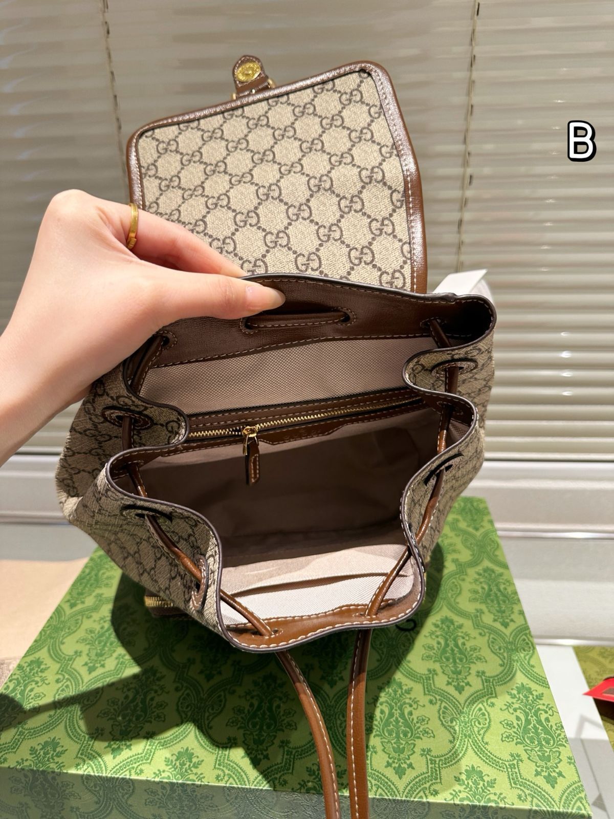 今日特価】Gucci モノグラム ダブルショルダーバッグ（男女兼用