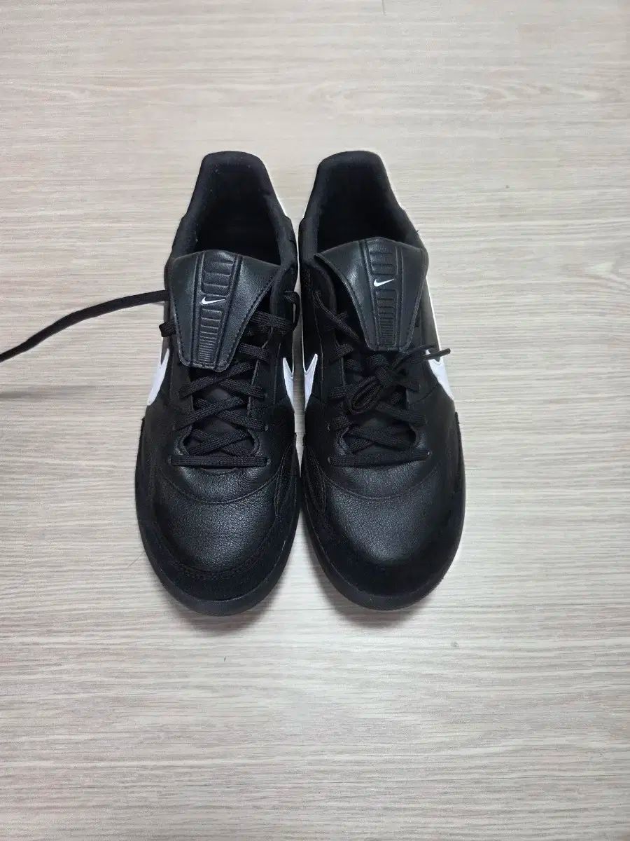 NIKE ナイキ プレミア 3 TF 黒 白