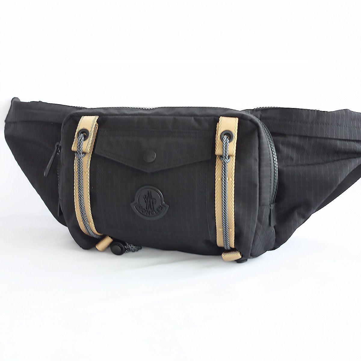 正規品　モンクレール ボディバッグ　ウエストポーチ 正規品】モンクレール MONCLER ウエストポーチ ボディバッグ 黒