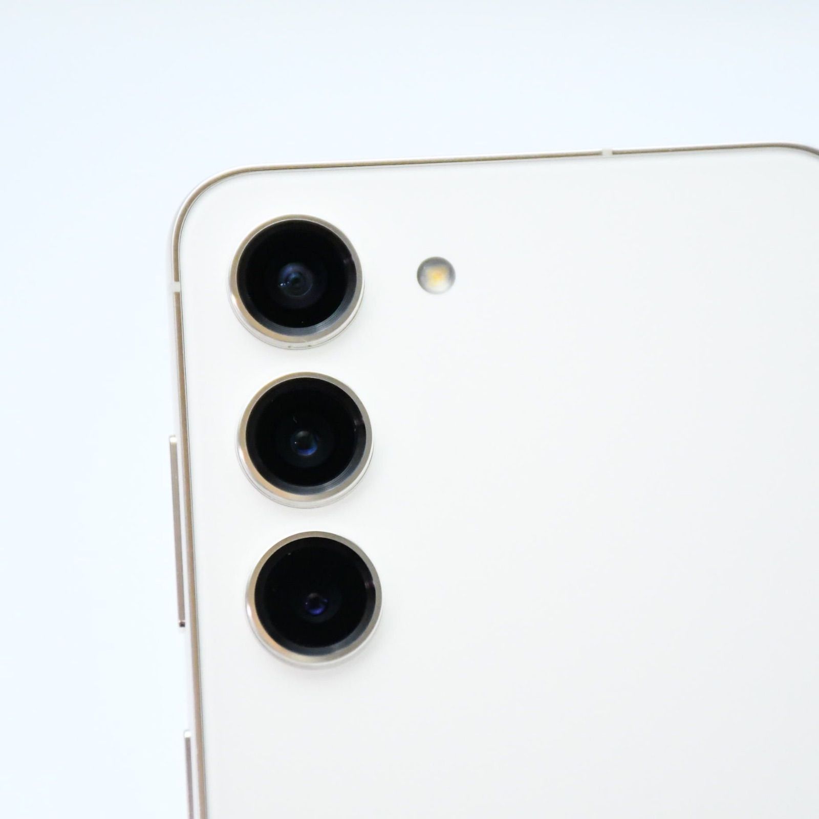 未使用に近い】 au SIMフリーGalaxy S23 SCG19 256GB クリーム