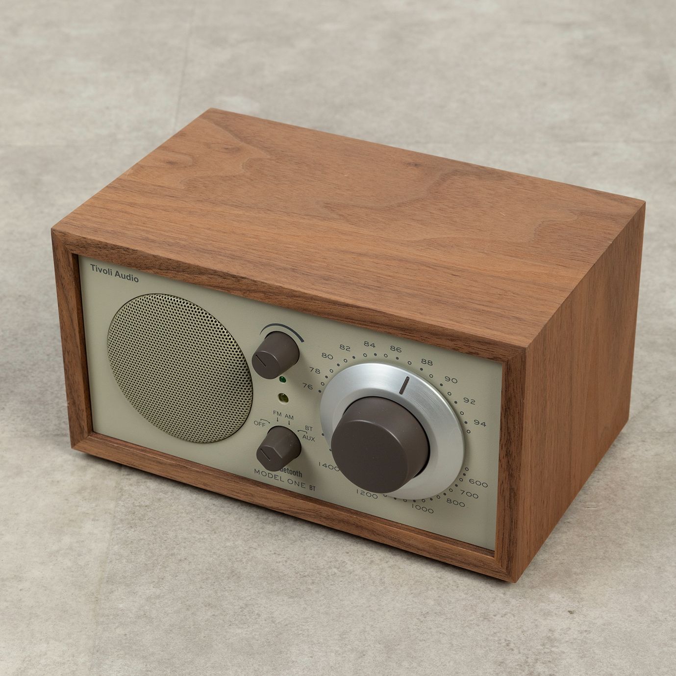 新品未使用　Tivoli Audio Model One BT M1BT2 Tivoli Audio チボリオーディオ モデルワンBT AM/ワイドFMラジオ