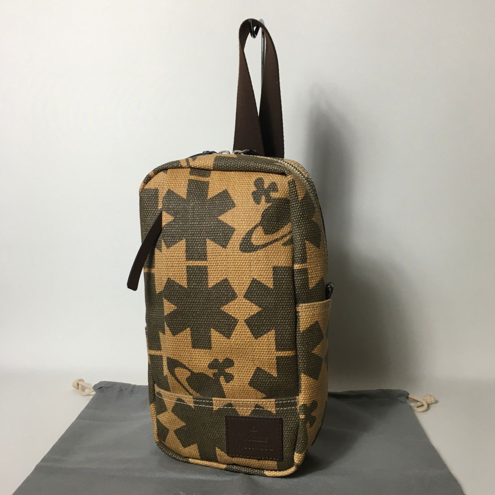2507-162｜極美品｜ヴィヴィアンウエストウッド ボディバッグ