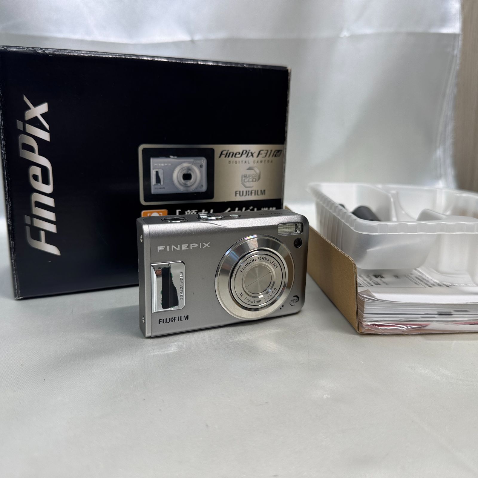S 稼働品 FUJIFILM FinePix F31fd デジタルカメラ コンパクトカメラ 充電コードなし き