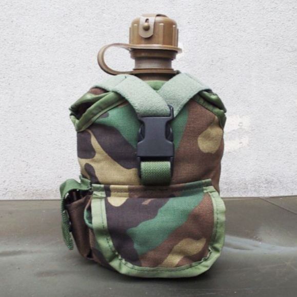【米軍実物】キャンティーンセット(ボトル、ポーチ、カップ、五徳、コケネン、ナイフ)