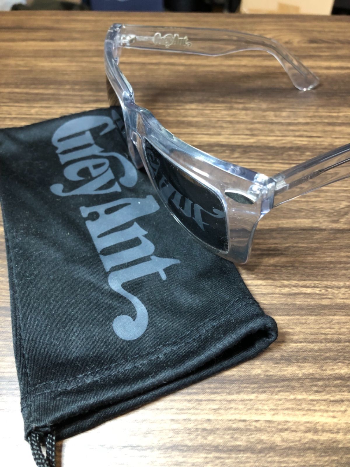 新品Grey Antグレイアント　サングラス　supreme Grey Antグレイアント サングラス supreme - メルカリ