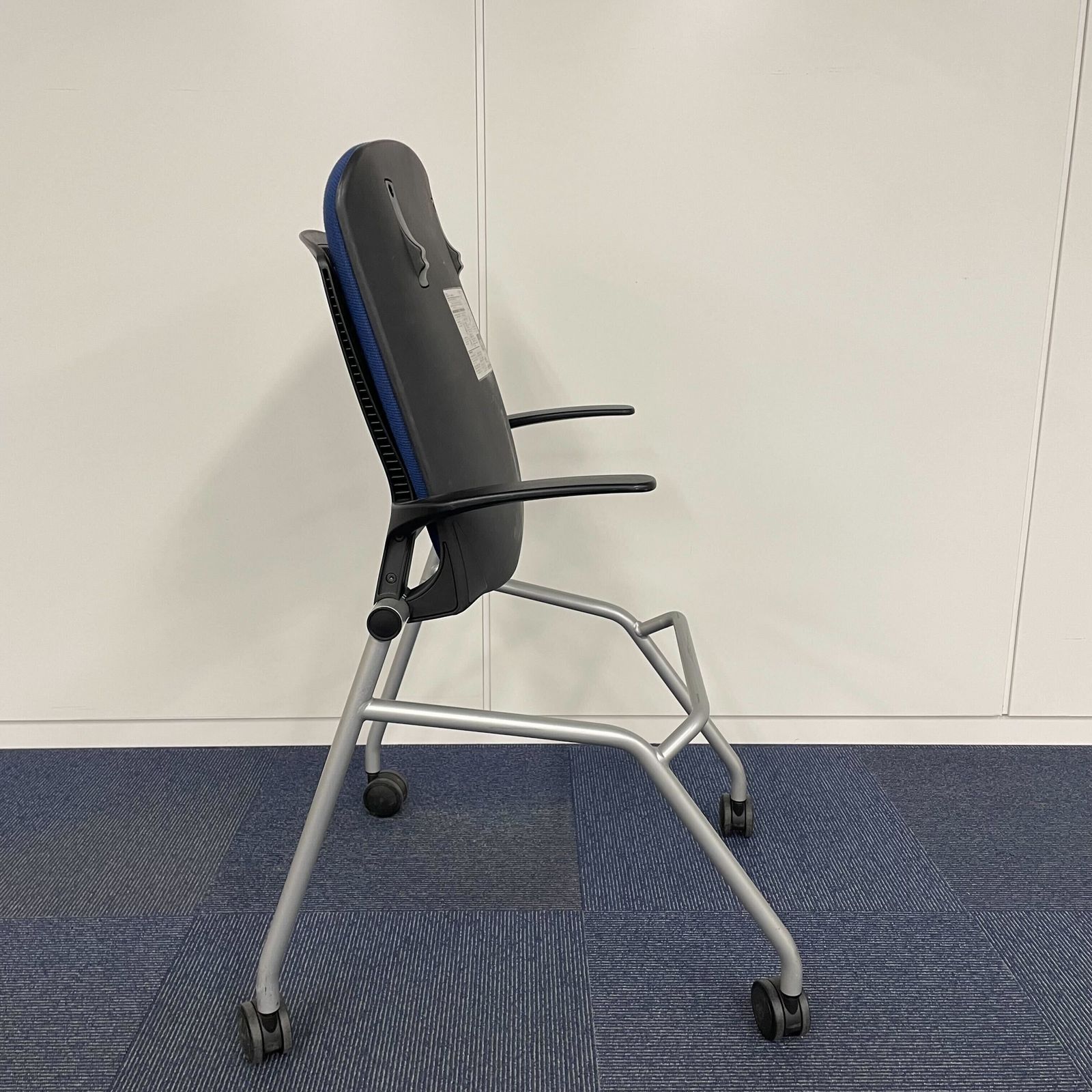 中古 A(中古品)】Grata(グラータ)ミーティングチェア オカムラ - メルカリ 