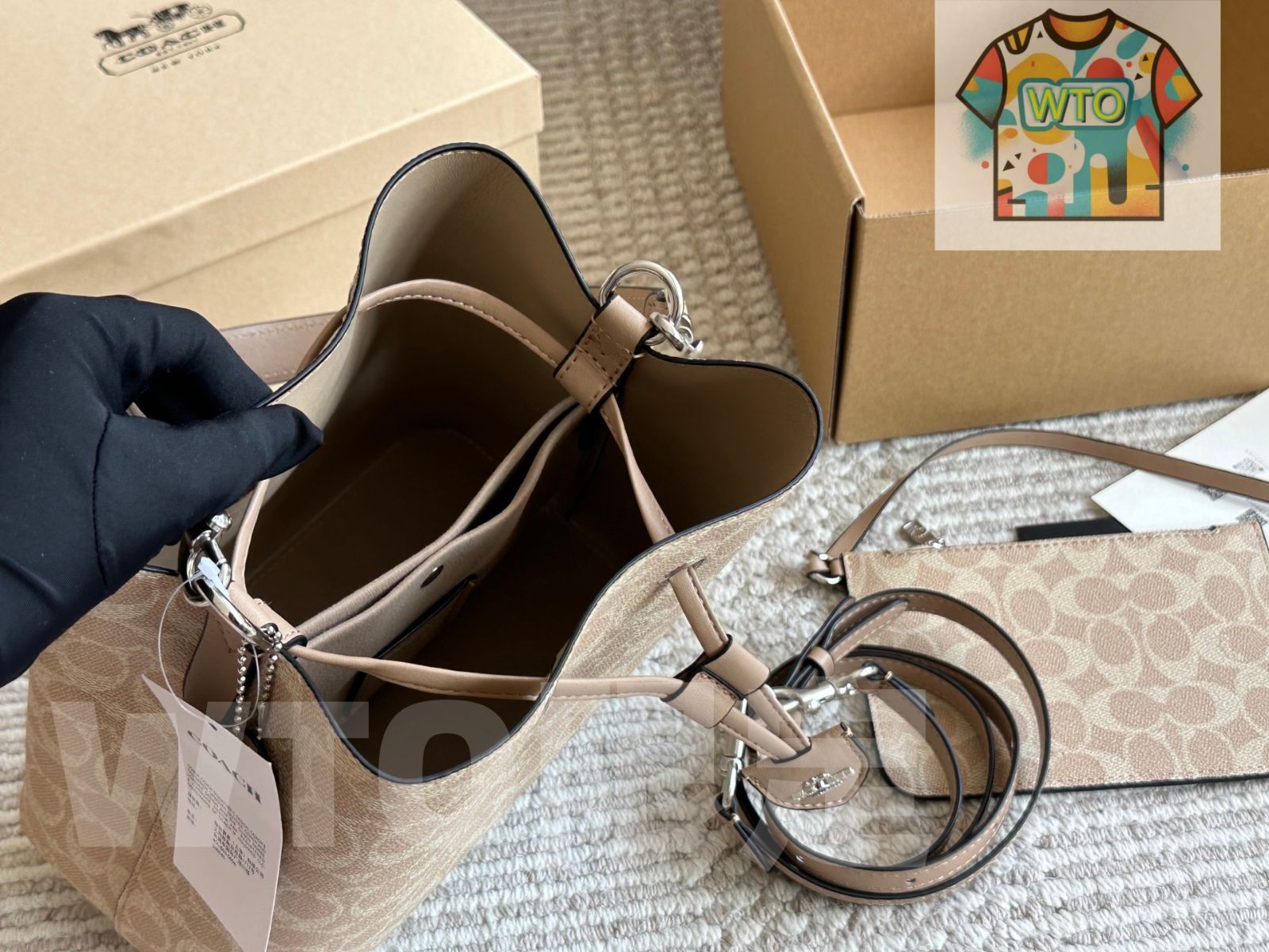 今日WTO】Coach コーチ 新モデル バケットバッグ 2本の