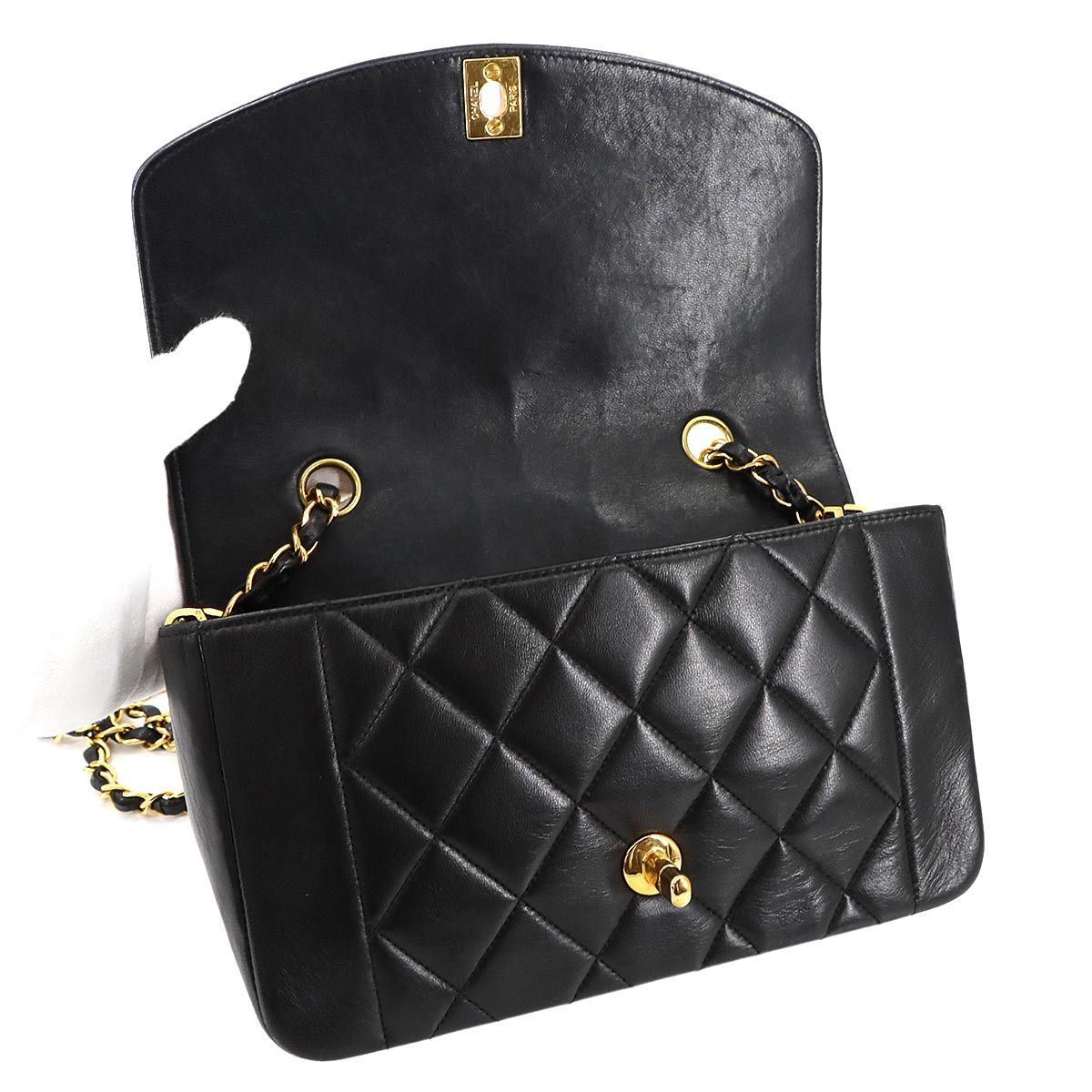 シャネルラムスキンダイアナマトラッセショルダーバッグ CHANEL - 美品 シャネル CHANEL ダイアナ マトラッセ 22