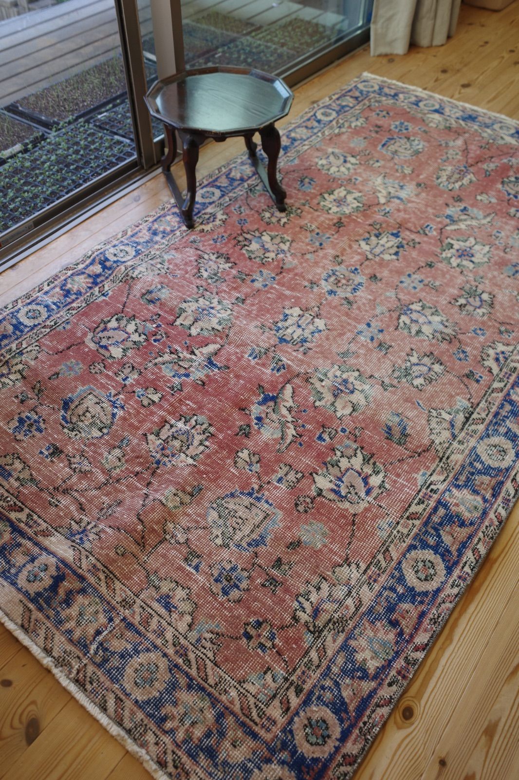 トルコ ヴィンテージラグ フローラル