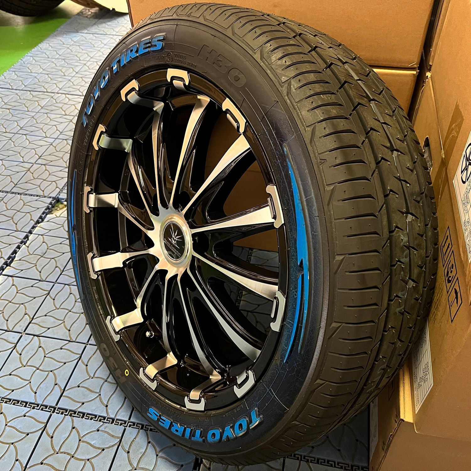 PIRELLI ICEZERO 225/55R18】スタッドレス【RAYS VERSUS レチェンテ 18