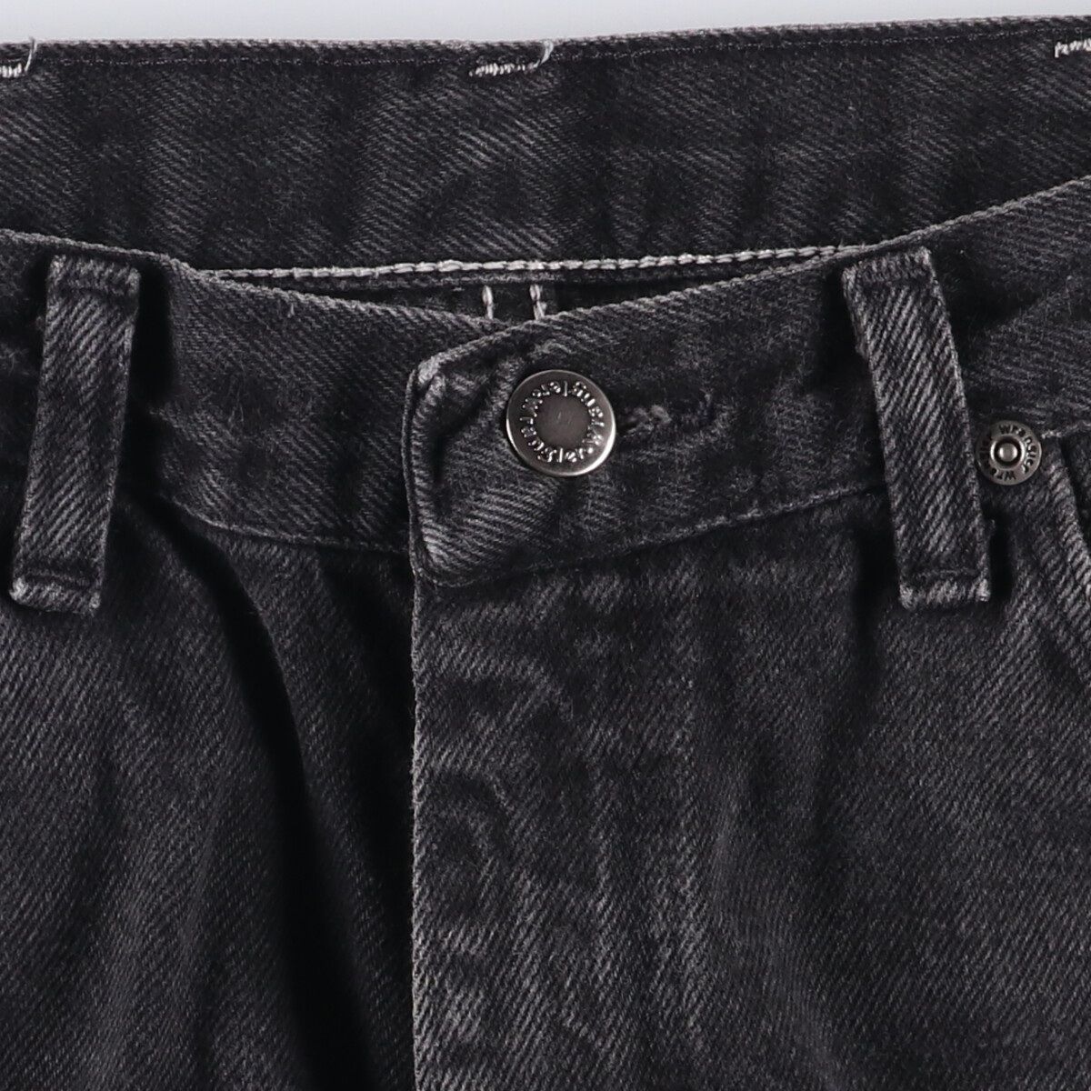 テーパードデニムパンツ