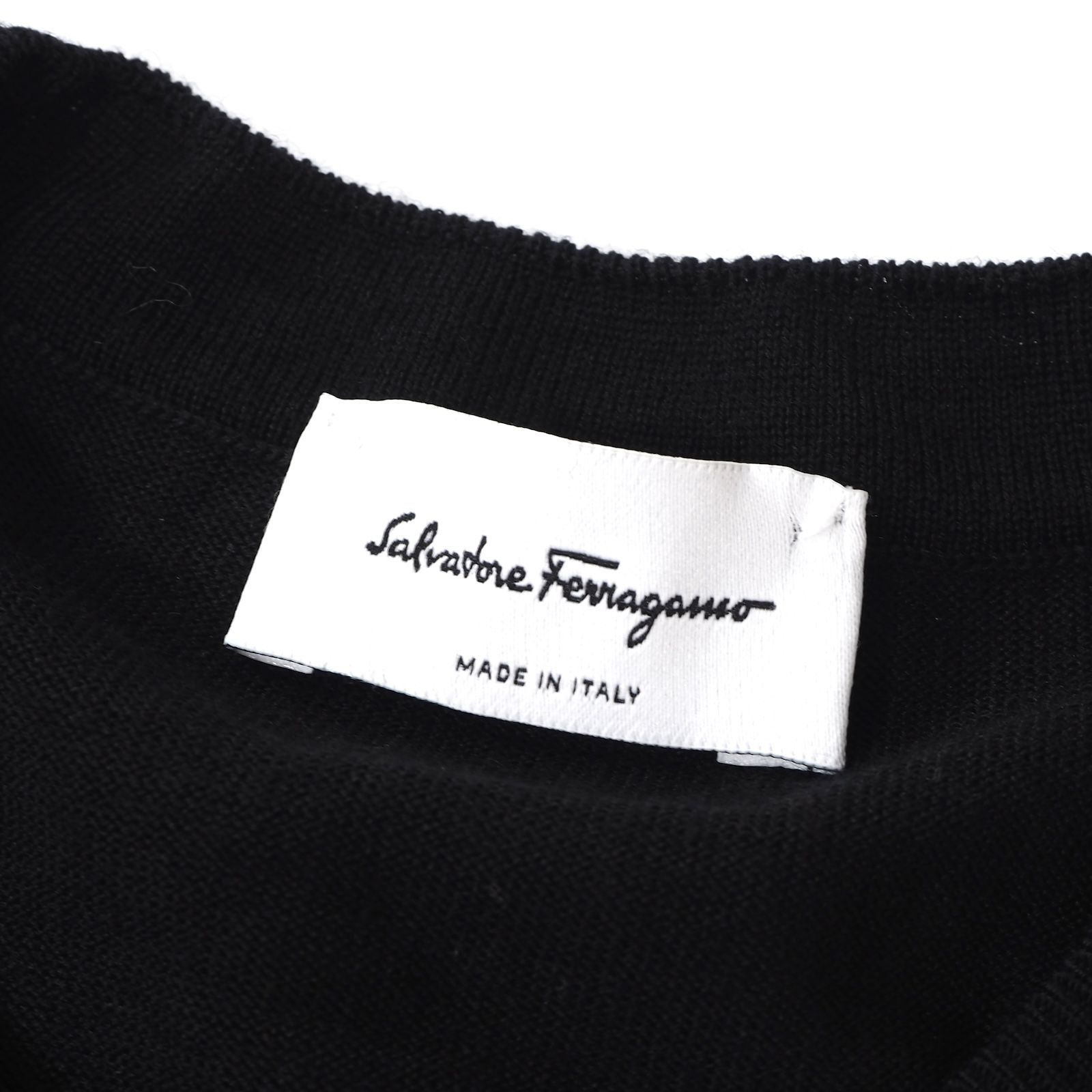 美品 サルヴァトーレフェラガモ Salvatore Ferragamo 現行 花柄