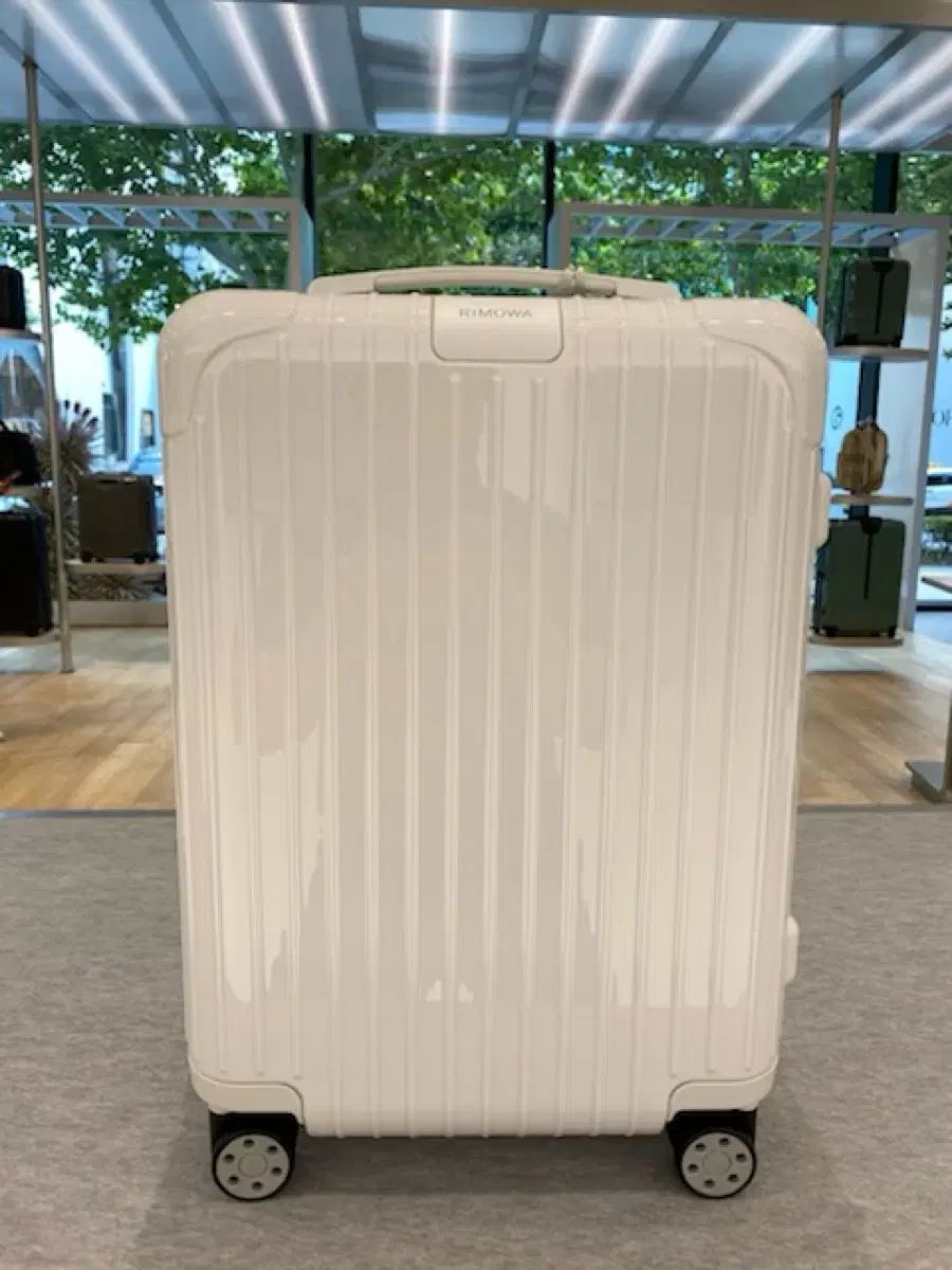 RIMOWA リモワ ESSENTIAL キャビン ホワイト エッセンシャル キャビン