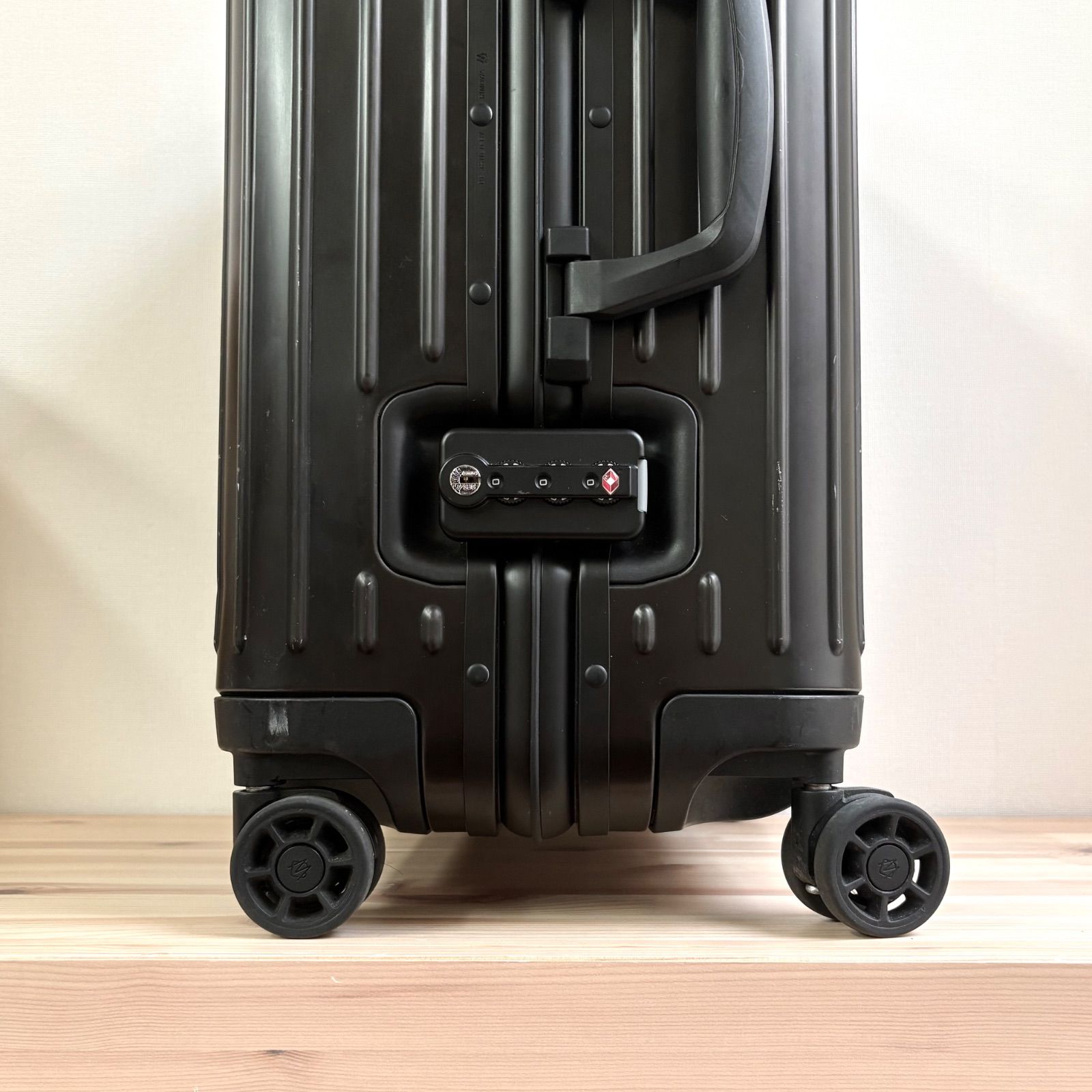 キャリーケース ブラック