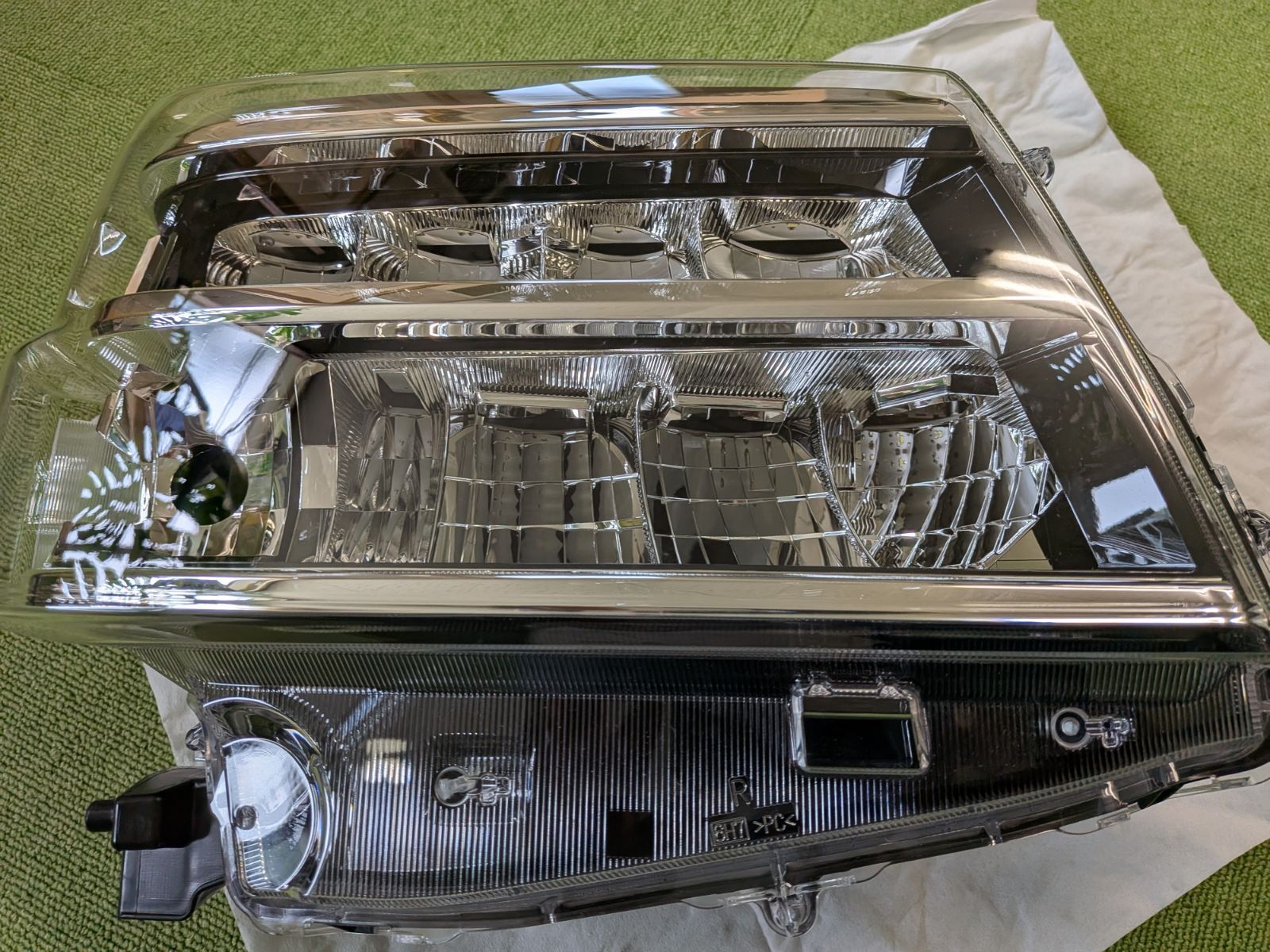 ダイハツ アトレー S700V 右LEDヘッドライト 【公式通販】