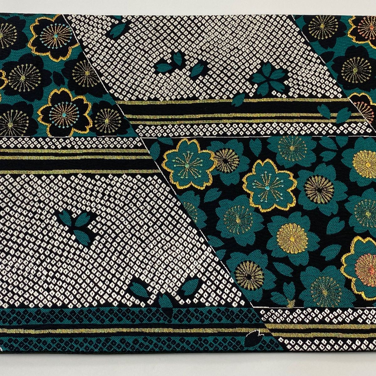 袋帯 美品 秀品 桜 金糸 箔 黒 六通 正絹 【中古】 - メルカリ