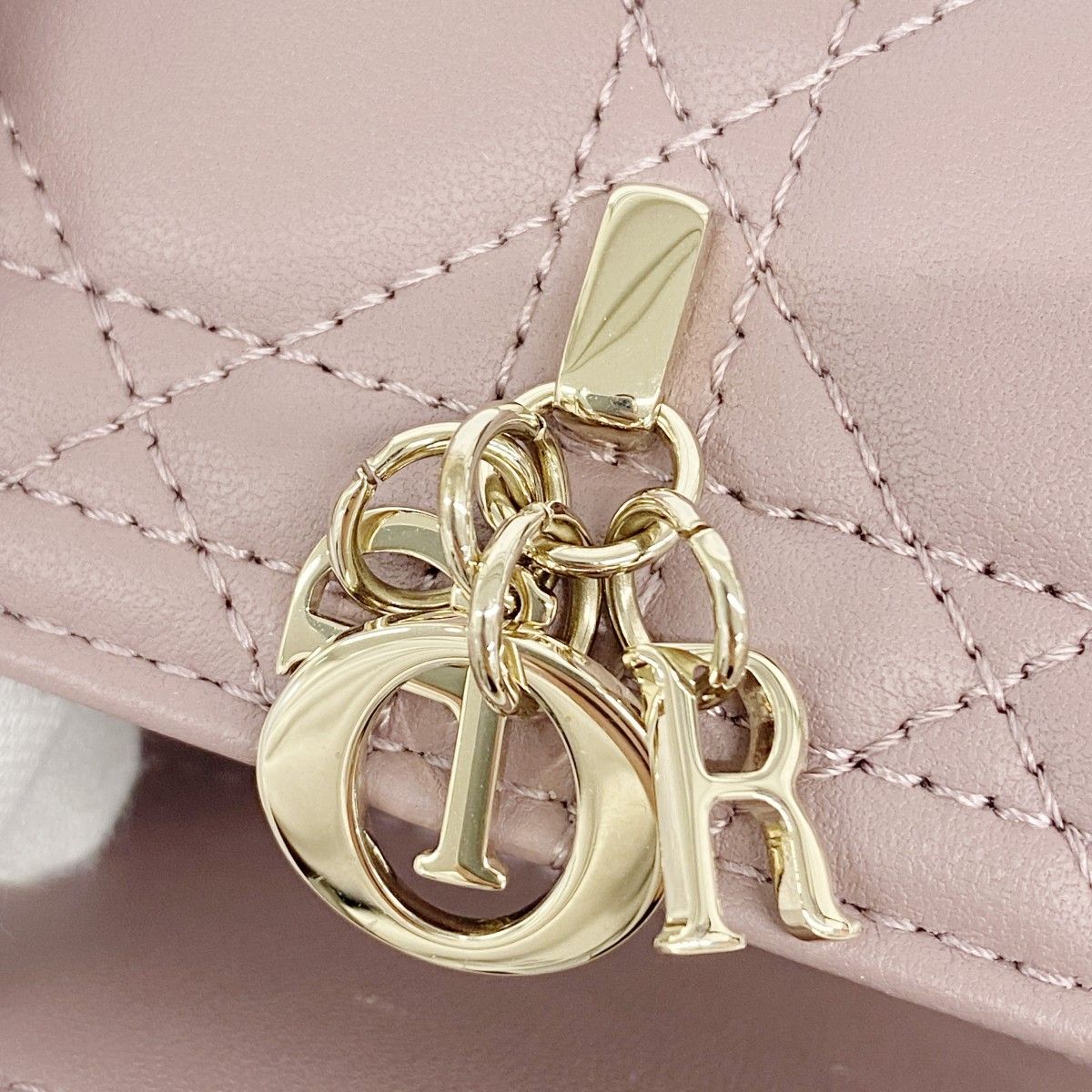 ダークピンク シャンパンゴールド金具