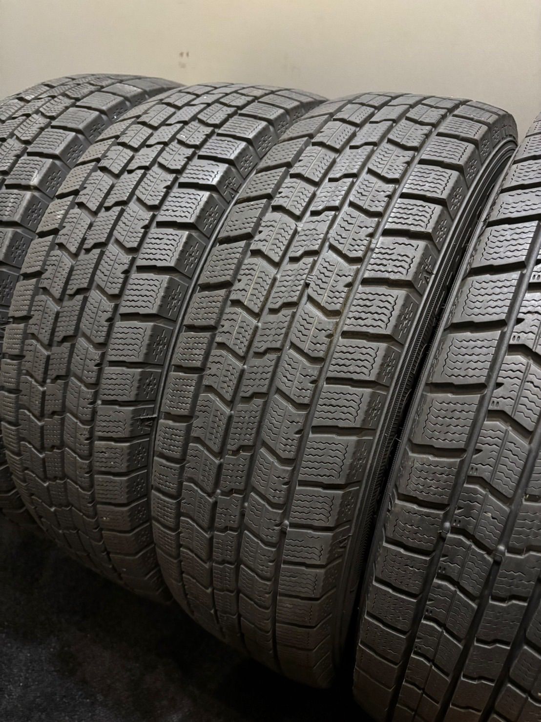 225/55R17 スタッドレス　ヨコハマ　4本セット 送料込み　TS877 送料無料 スタッドレスタイヤホイール 4本セット 225⁄55R17 97Q