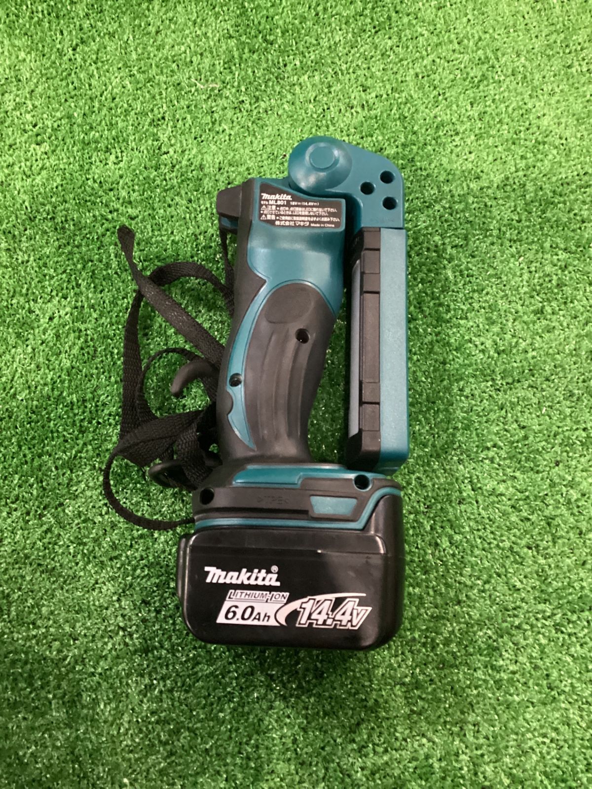 マキタ ML801 ワークライト 14.4Vバッテリー付き 10回 Z-195