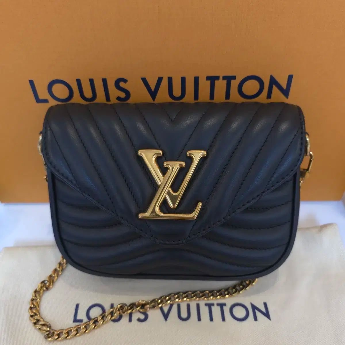 ルイ・ヴィトン ニューウェーブ マルチポシェット Louis Vuitton(ルイヴィトン) ニューウェーブ マルチ ポシェット