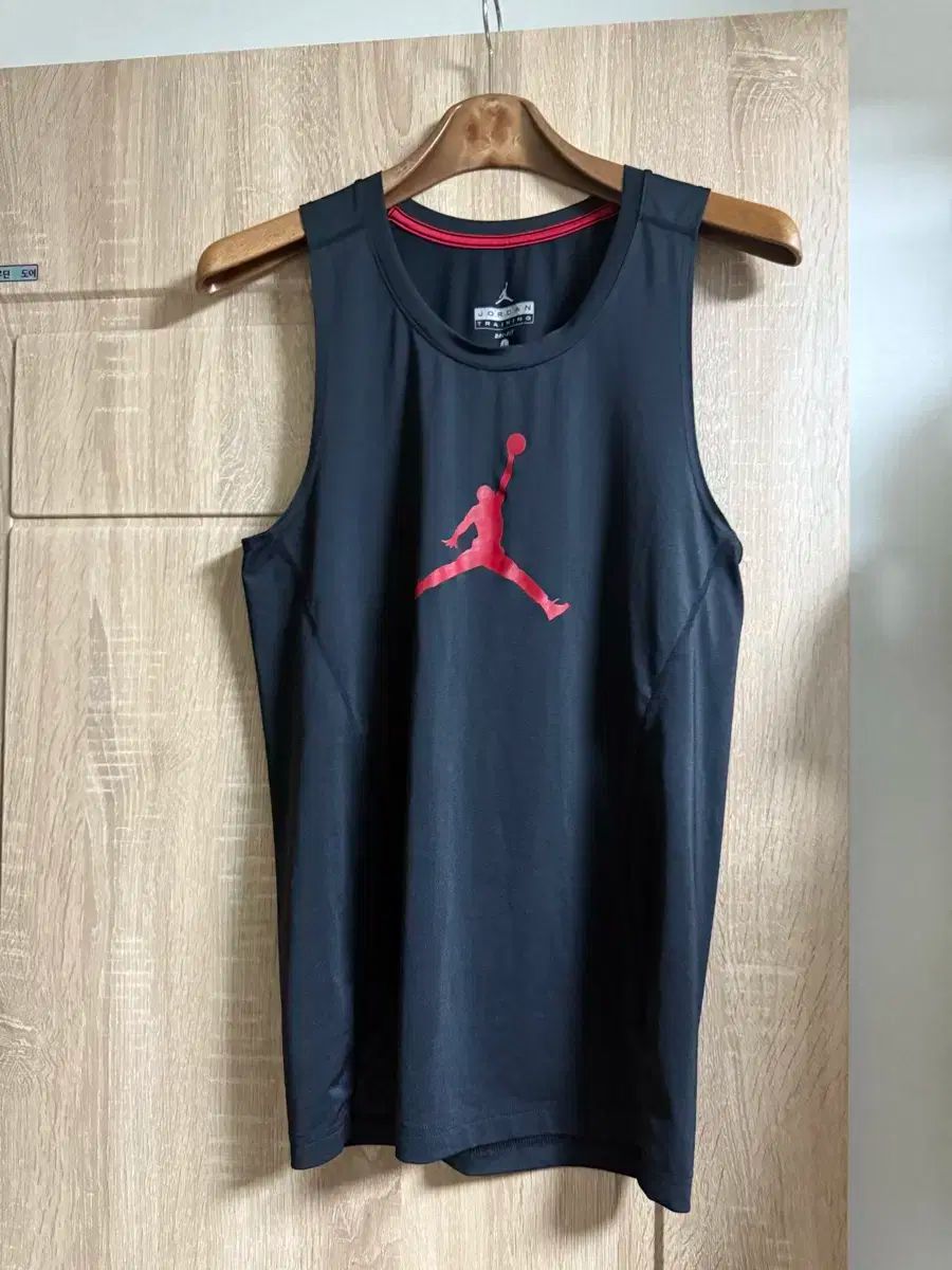 ジョーダントレーナー ブラック タンク レグ ロゴ モデル