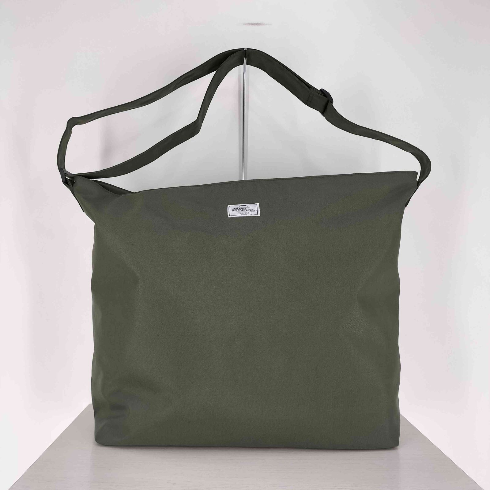 【未使用品】パンクドランカーズ PDSメッセンジャーBAG ブラック パンクドランカーズ PUNK DRUNKERS PDSメッセンジャーBAG メンズ