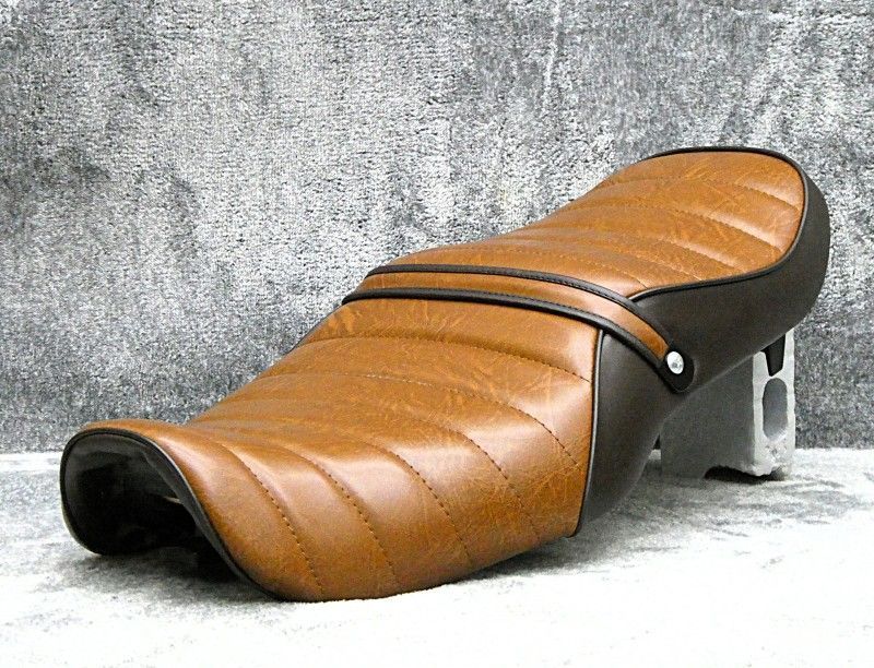 バリオス250 Ⅰ型 タックロールシート 茶ツートン / あんこ抜き 完成品 バリオス250 Ⅰ型 タックロールシート 茶ツートン / あんこ抜き 完成品