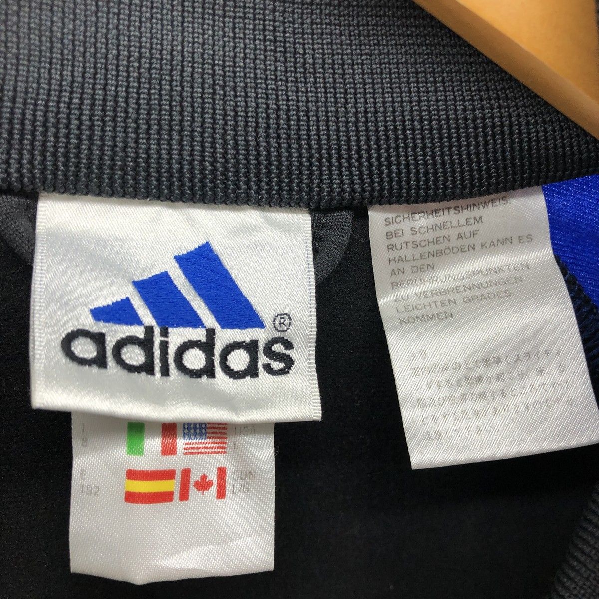 アディダス adidas