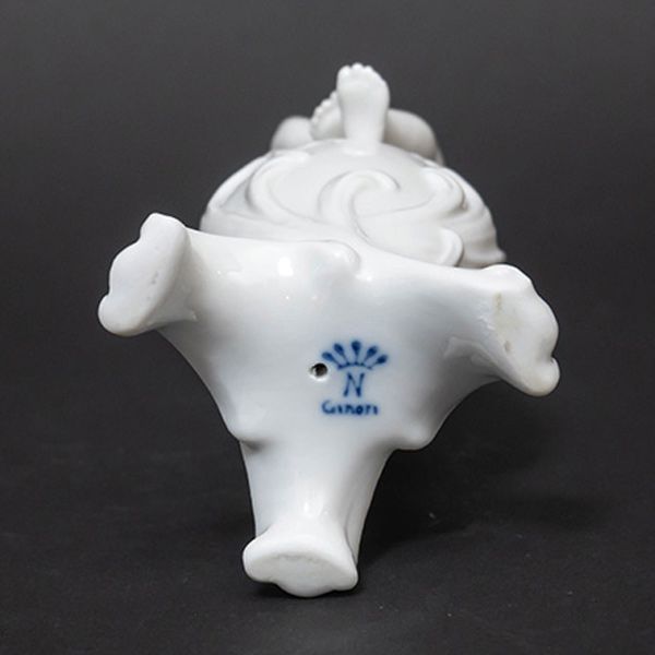 カポディモンテ（リチャード・ジノリ） フィギュリン『天使の音楽家