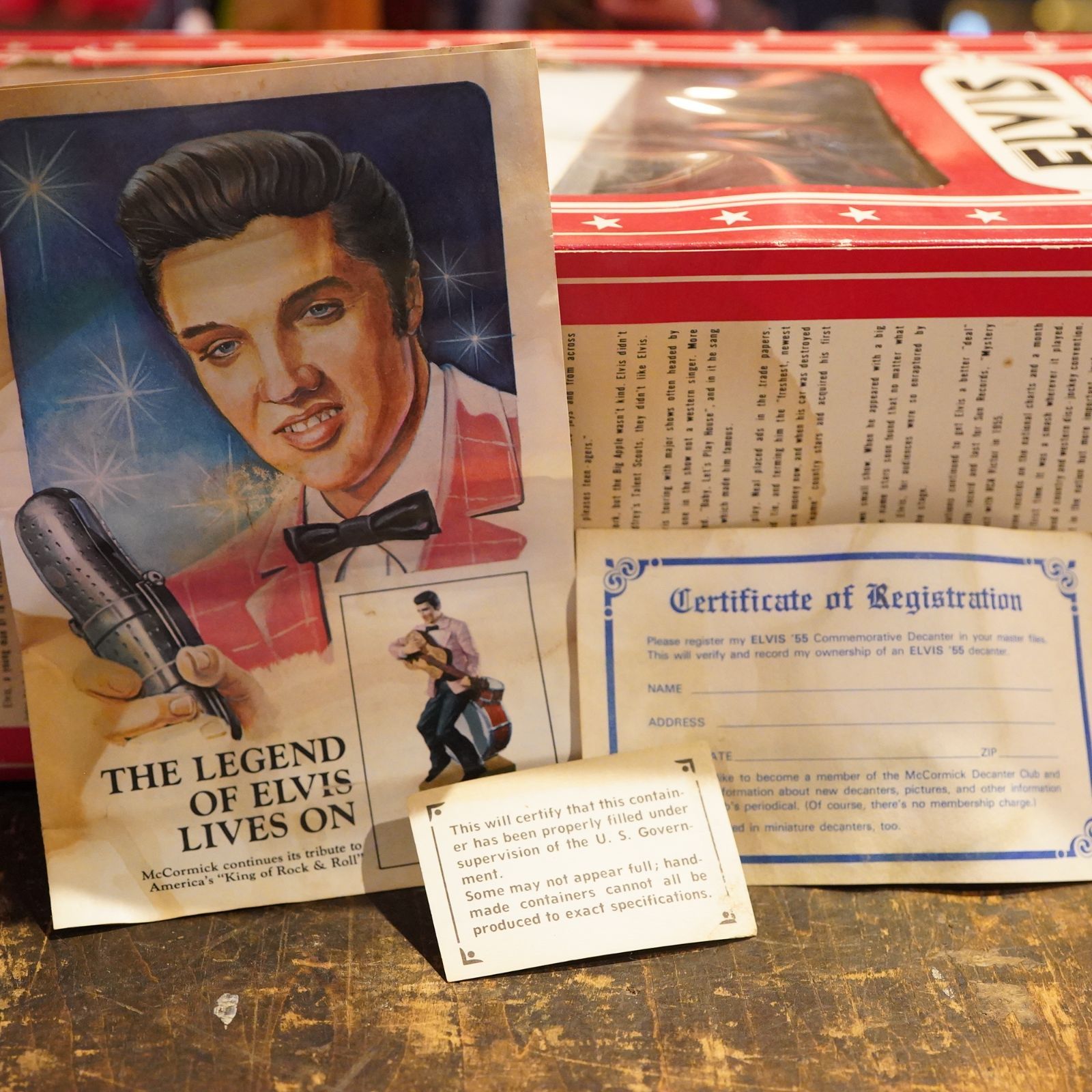 1977年製 Elvis Presley デカンタボトル with Music Box ウイスキー ...