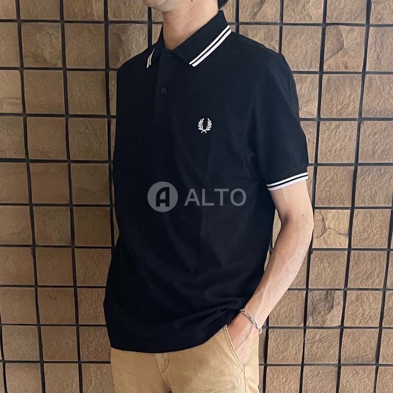 ブラック