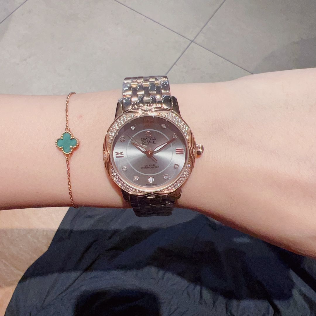 OMEGA（オメガ）レディースウォッチ - 33mm ダイヤモンドベゼル